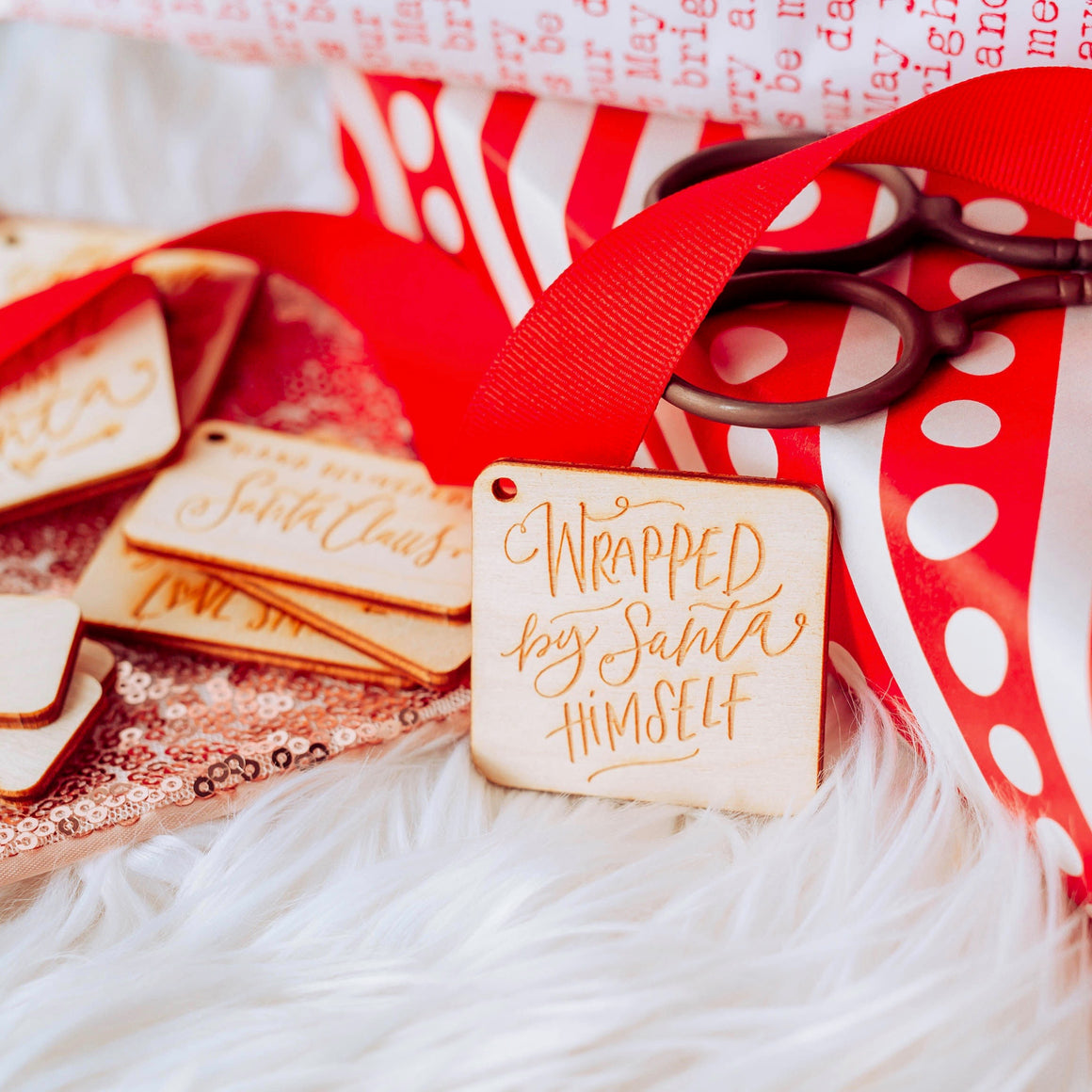 Christmas Gift tags with red and white present